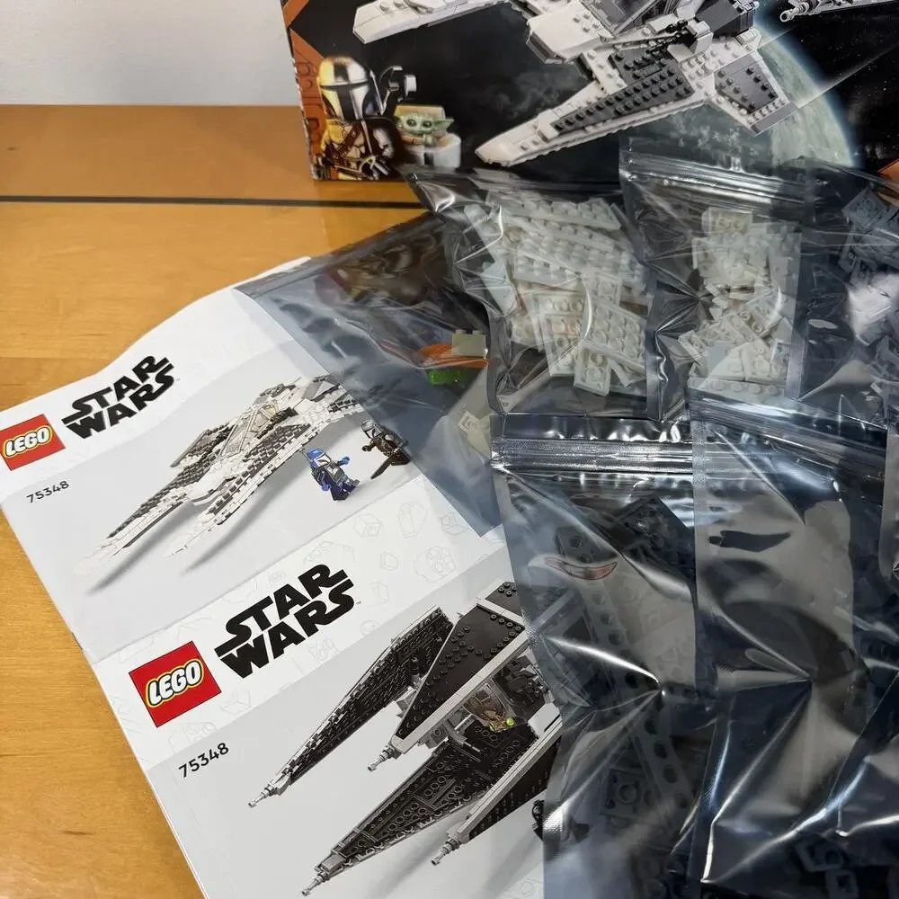 LEGO Star Wars Mandalorian Fang Fighter vs TIE Interceptor 75348 Complete